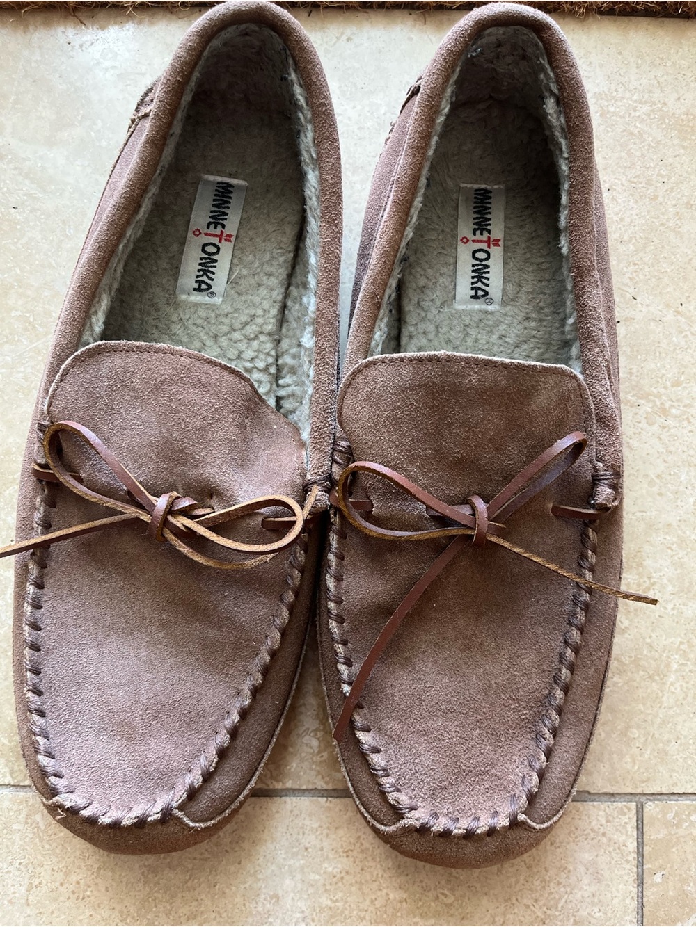 Minnetonka Brown Suede Moccasin Slippers with Leather Bow. Like new condition.